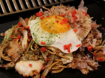 おおぶりの海鮮と肉がたっぷり☆焼そば「ミックス」1,010円（税込）