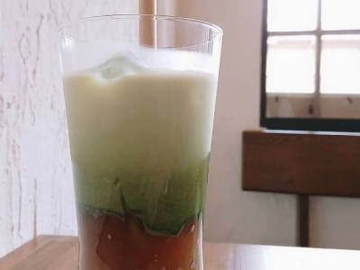 とろとろ食感の新感覚ドリンク☆「わらび＆抹茶ミルクドリンク」　800円(税込)