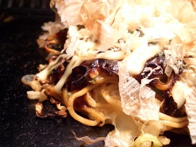 オリジナル細麺焼きそば入り☆昔焼「モダン」910円（税込）