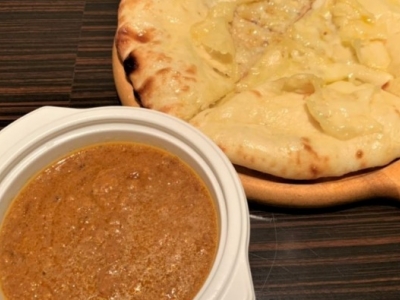 とろ～りチーズ入り♪チーズナン＆カレーセット　800円（税込）