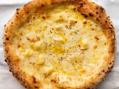 4種チーズのピッツァ～ジェントルテイスト～ 1,598円（税込）