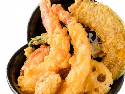 大きな海老が2尾入った「海老天丼弁当」　弁当のみ 780円（税込）／味噌汁付 880円（税込）