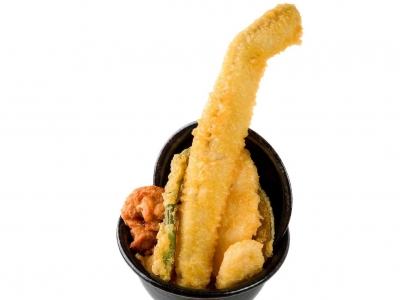 はみ出すボリューム☆穴子を丸々1本使用した「穴子丼弁当」　弁当のみ 940円（税込）／味噌汁付 1,040円（税込）