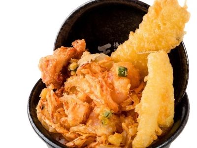 海老と野菜がたっぷり！「プリプリ海老のかき揚げ弁当」　弁当のみ 840円（税込）／味噌汁付 940円（税込）
