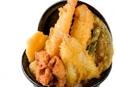 看板メニュー☆ボリューム満点「天からてん弁当」　弁当のみ 840円（税込）／味噌汁付 940円（税込）