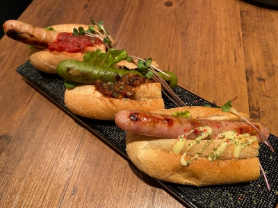3種の味を楽しめる☆ベジソーセージサンド　1,200円（税込）
