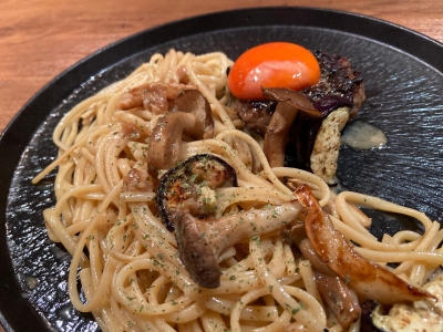 ハンバーグとキノコのクリームパスタ♫　1,500円（税込）