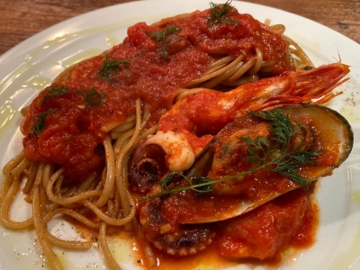 魚介たっぷり！魚介のトマトソースパスタ　1,500円（税込）