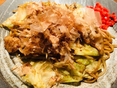 焼きそばにミートソース！　1,200円（税込）