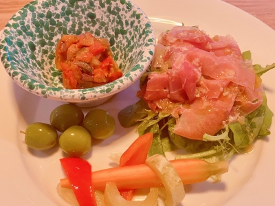 前菜盛り合わせ　1,300円（税込）