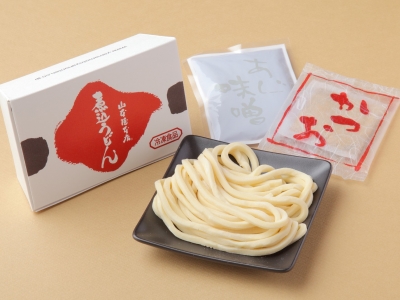 味噌煮込うどん【半生めん】2人前入　972円（税込）
