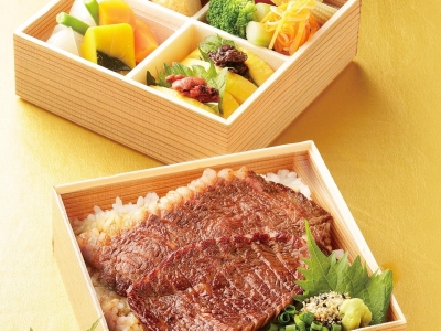 ☆大人気☆ 黒毛和牛ひつまぶし　1段折 2,290円（税込）／2段折 2,990円（税込）