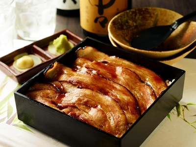 東北のブランド豚を使用！ 焼豚めし　1,058円（税込）