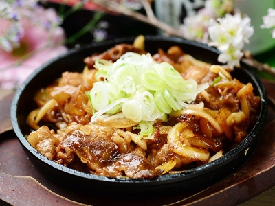 お肉をがっつり！ 青森名物バラ焼き　950円（税込）