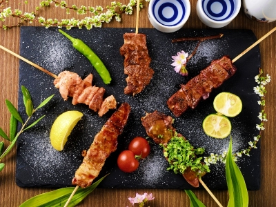 ブランド豚をミックス！ 豚串焼き盛り合わせ　918円（税込）