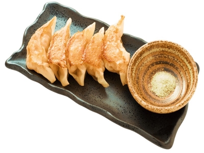 海老がまるまる入った　プリプリエビ餃子　5個　550円（税込）