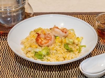 大海老がゴロッ！  海老炒飯 サラダ付き　1,080円（税込）