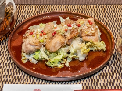 ご飯が進む！  油淋鶏弁当  サラダ付き　1,620円（税込）