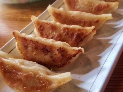 選べる2種　特製牛タン入り餃子（５ヶ）焼or揚 500円　（税込）