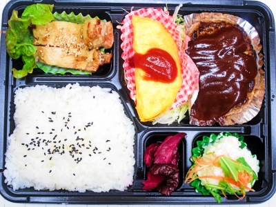 メイン2種入り！　DX洋風弁当　850円（税込）