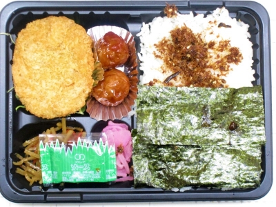 お手頃価格♪　のり弁当　550円（税込）