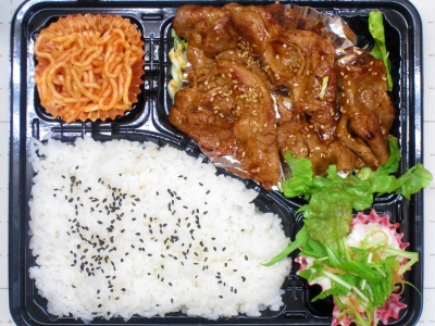 甘辛ダレがたまらない！　豚焼肉弁当　700円（税込）