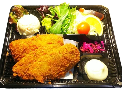 アジフライ弁当（別容器のごはん付）　756円（税込）