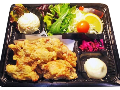 唐揚げ弁当（別容器のごはん付）　756円（税込）