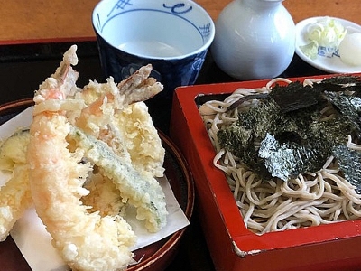 海老天ざる　1,570円（税込）