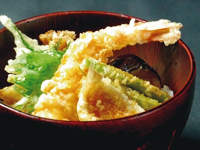 天丼　880円（税込）