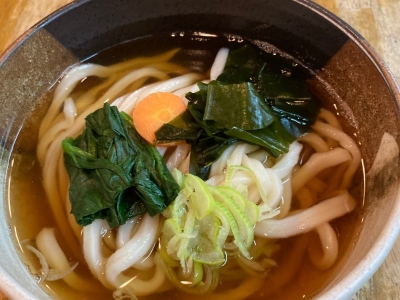 かけうどん（温・冷）　540円（税込）