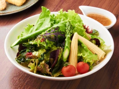 体のことを考えた　有機野菜のグリーンサラダ　780円（税込）