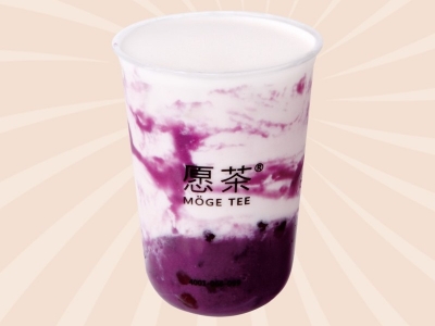 MÖGEタピ紅芋ミルク　680円（税込）