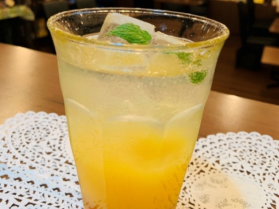のどごし爽やか！　オレンジジンジャーエール　570円（税込）