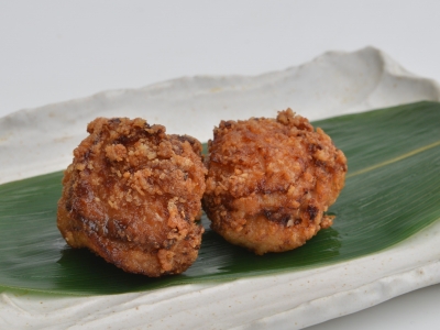 塩麹漬けの鶏の唐揚げ（2個）　220円（税込）