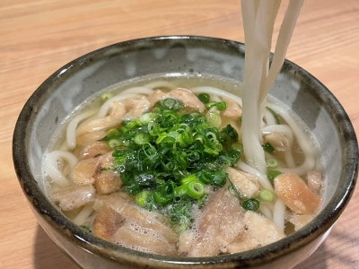 かすうどん　740円（税込）