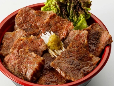 炙り霜降りカルビ丼　4,000円（税込）