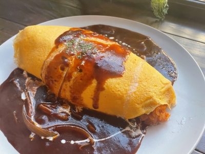 チーズインオムライス　990円（税込）