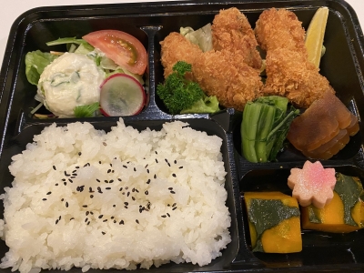 カキフライ弁当　800円（税込）