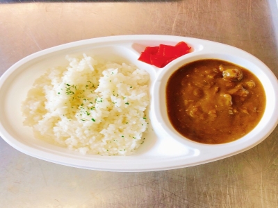 牛すじカレー　800円（税込）