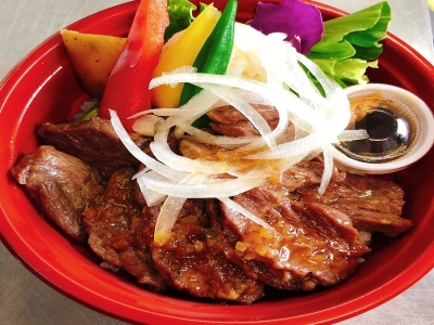 テンダーリーンステーキ丼　1,000円（税込）