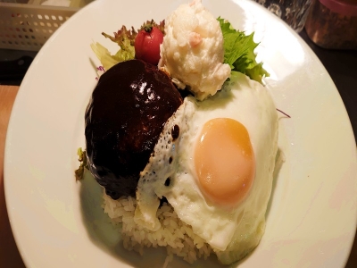 ロコモコ丼（昼のみ ）  880円 （税込）