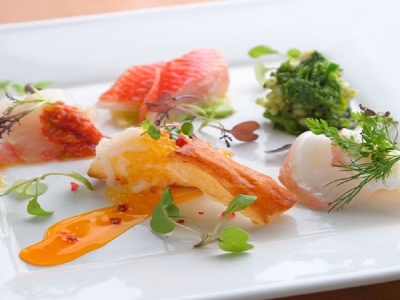 季節の厳選素材を使った4種類の前菜　2,160円（税込）
