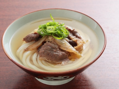 肉うどん　小500円　並600円　大700円（すべて税込）