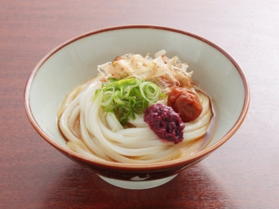 梅ぶっかけうどん　小360円　並460円　大560円（すべて税込）