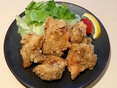 若鶏の唐揚げ　880円（税込）