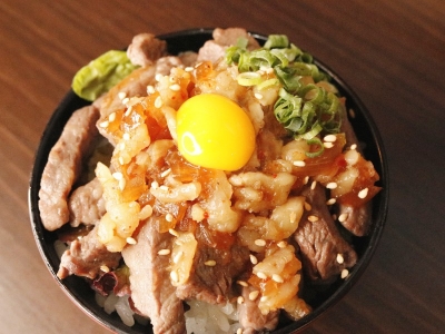 知多牛ステーキ丼　1,300円（税込）