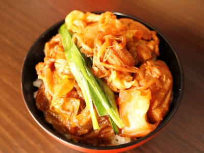究極鶏ちゃん丼　900円（税込）