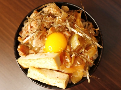 ひきずり丼　900円（税込）
