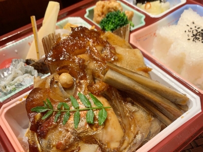 鯛カブト甘辛煮付け弁当　1,200円（税込）